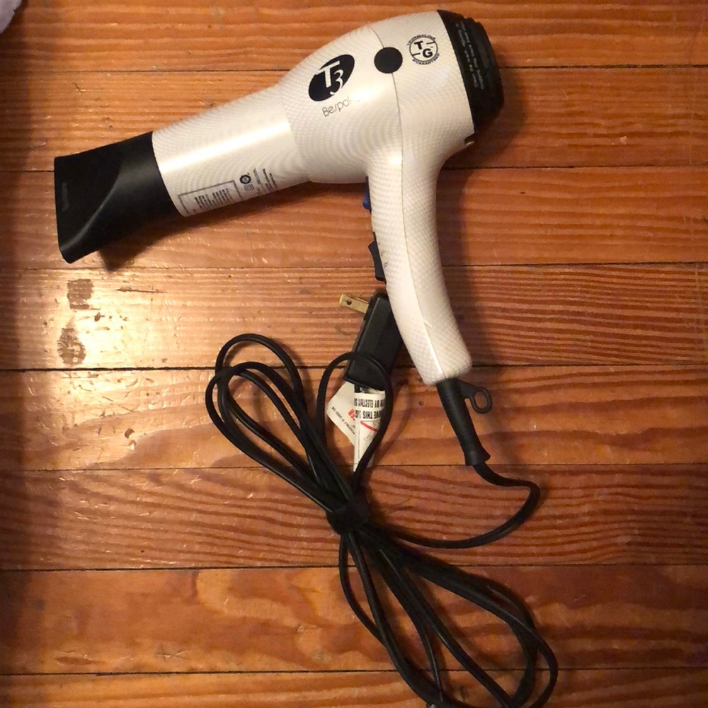 T3 Bespoke Featherweight hair dryer